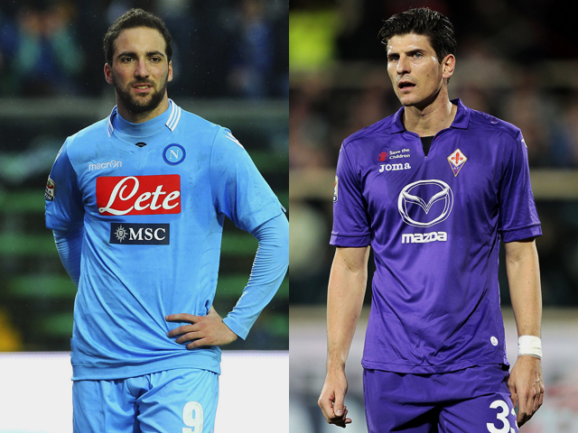 Gonzalo Higuain e Mario Gomez, punte dell'attacco di Napoli e Fiorentina