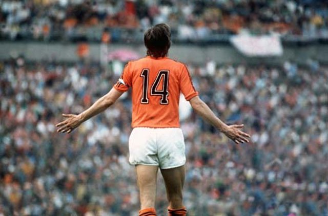 Cruijff, saluto da brividi all'Amsterdam Arena