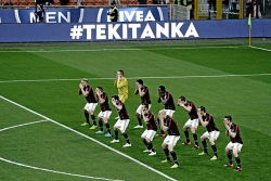 Milan, Tekitanka e polemiche