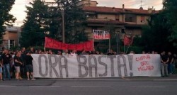 milan contestazione berlusconi