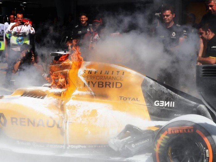 renault va a fuoco