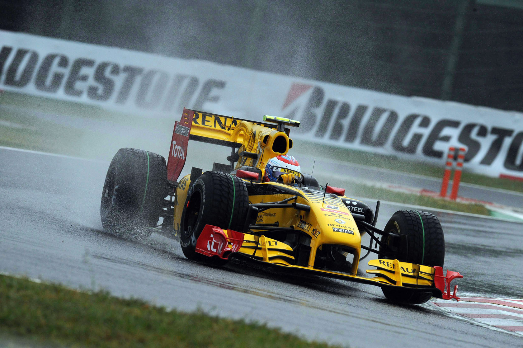 formula 1 sotto la pioggia