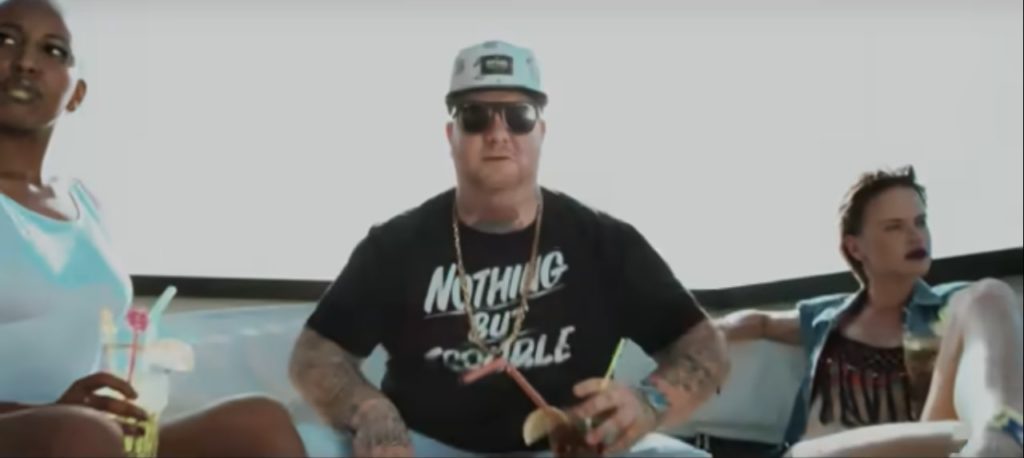 Jake La Furia: carriera, biografia e chi è il cantante a Battiti Live 2019