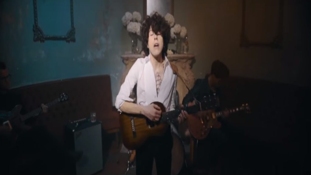 Chi è LP a Battiti live 2019: carriera, biografia e vero nome della cantante 7