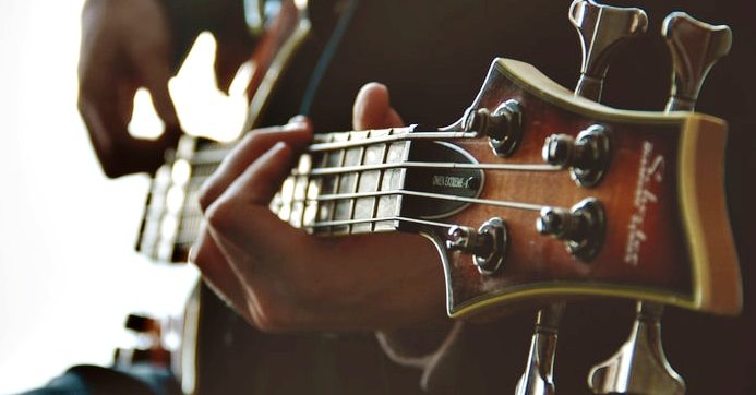 Metallica - man play a guitar