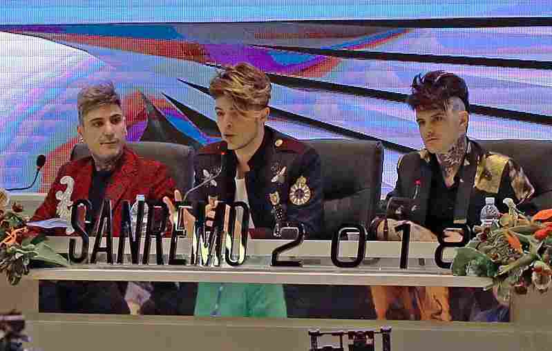Chi sono i The Kolors carriera biografia e chi è l'artista su Rai Uno