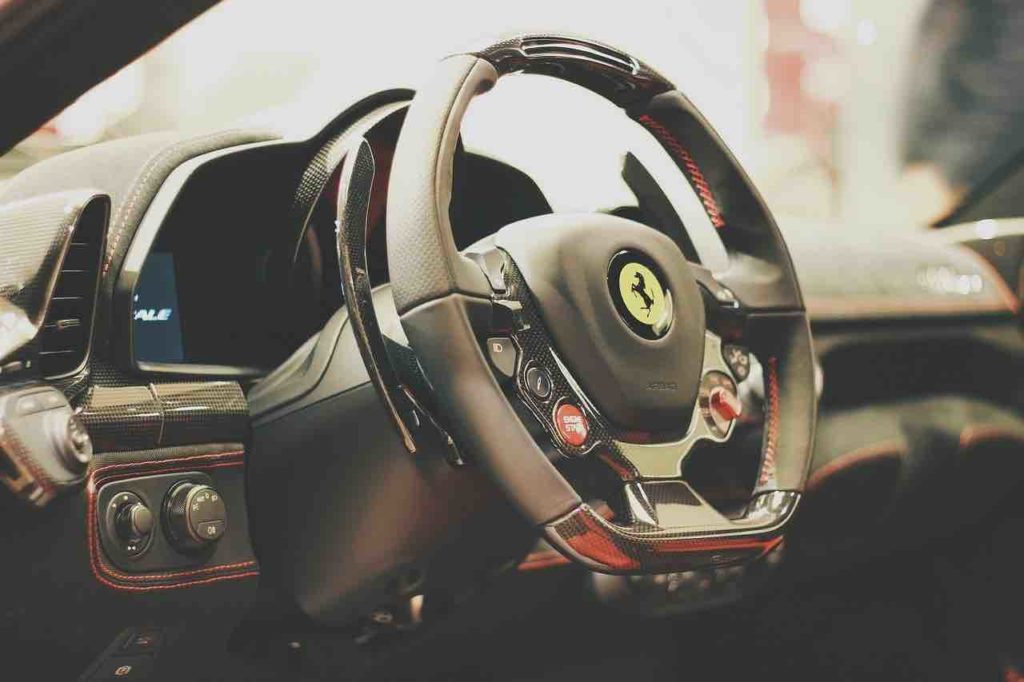 Interno di una Ferrari