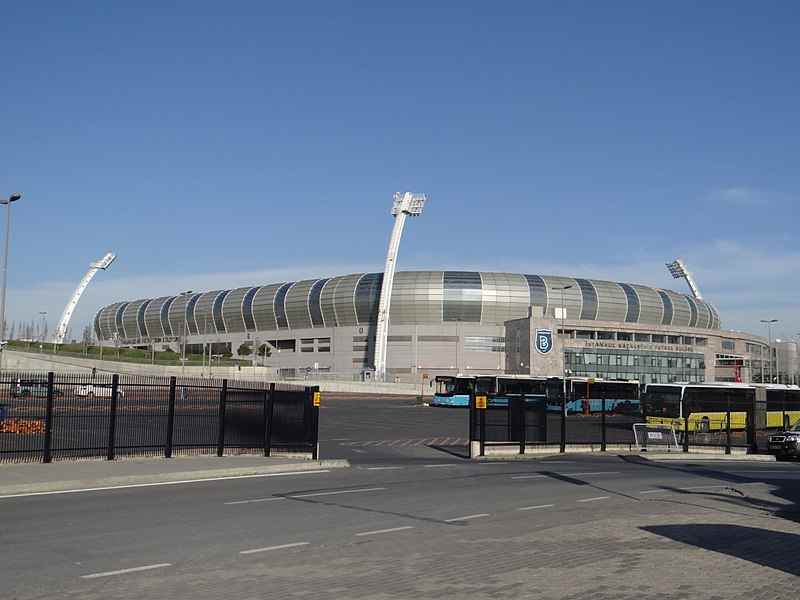 Istanbul Basaksehir-Roma probabili formazioni, pronostico e quote
