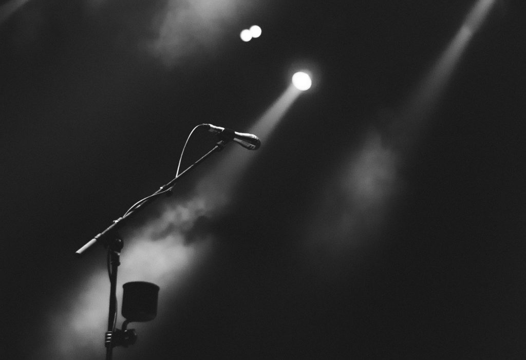 Microfono su palco